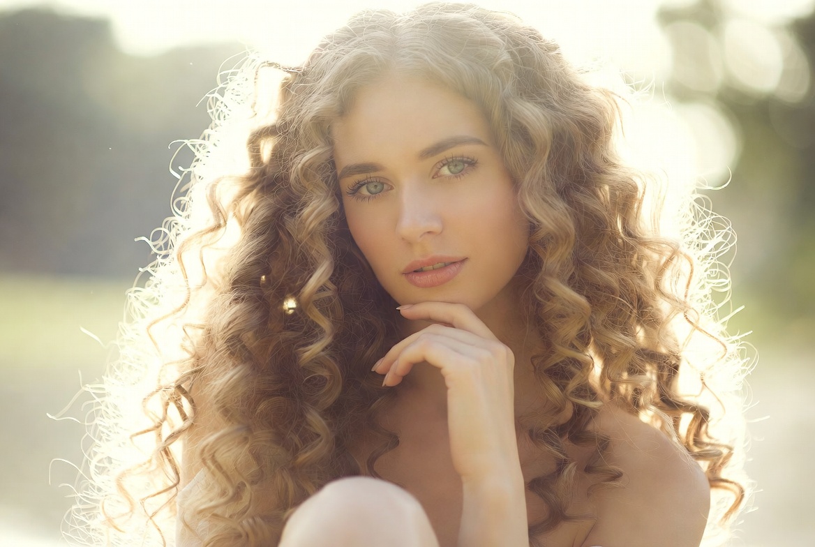 Filles aux Cheveux Longs