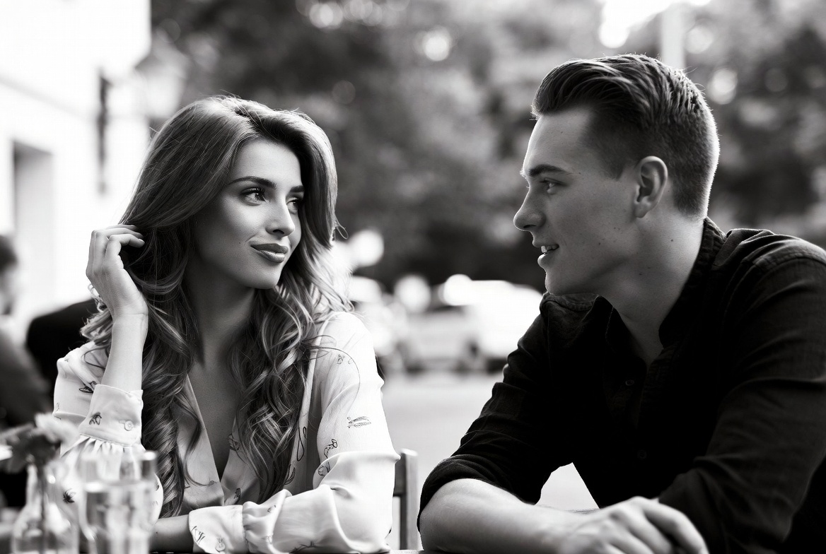 Live Chat Room. https://slavic-girl.com/files/Image/pages/chat-with-woman/online-chat-rooms-with-beautiful-woman.jpeg