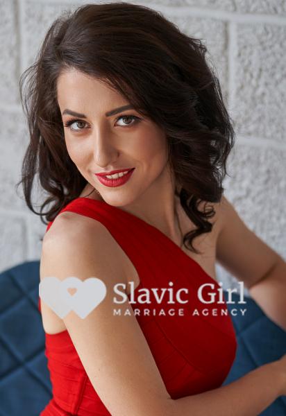 https://slavic-girl.com/images/girls/avatars/3299205-5e69f1f30a151.jpg