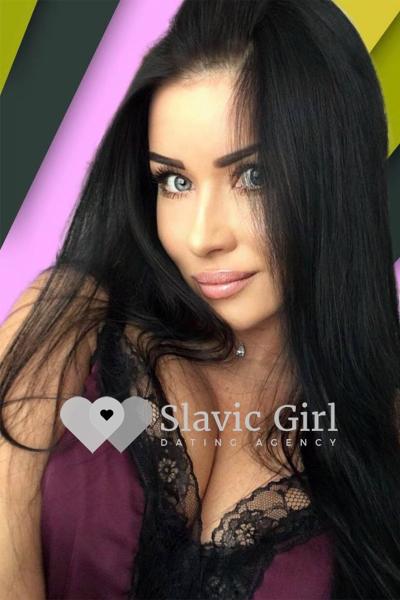 hot brunette women